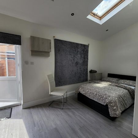 Ilford Town Centre Studio Kültér fotó